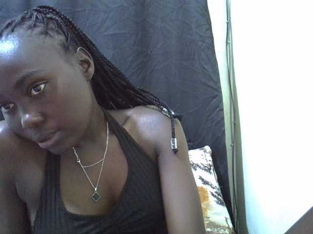 Cutteyslim9 live cam on BongaCams