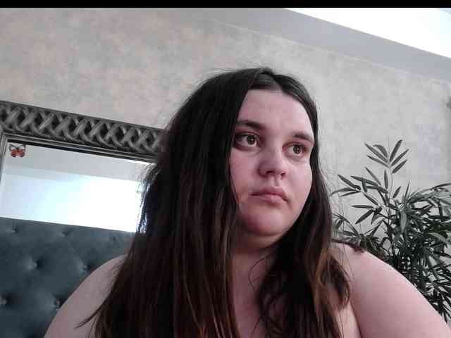 SaraElise webcam