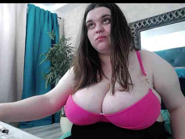 SaraElise webcam