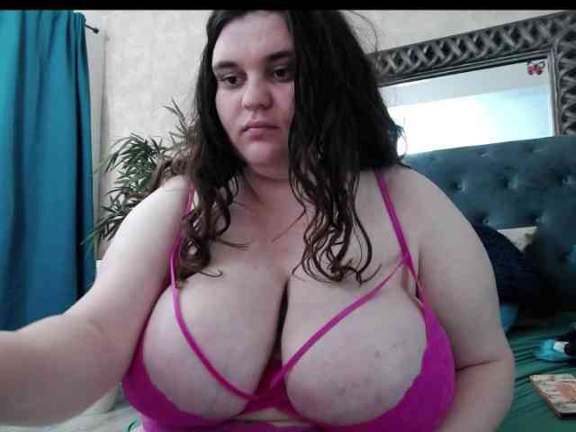 SaraElise webcam