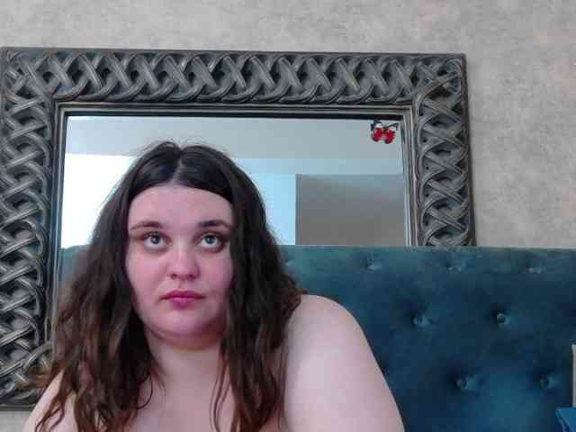 SaraElise webcam