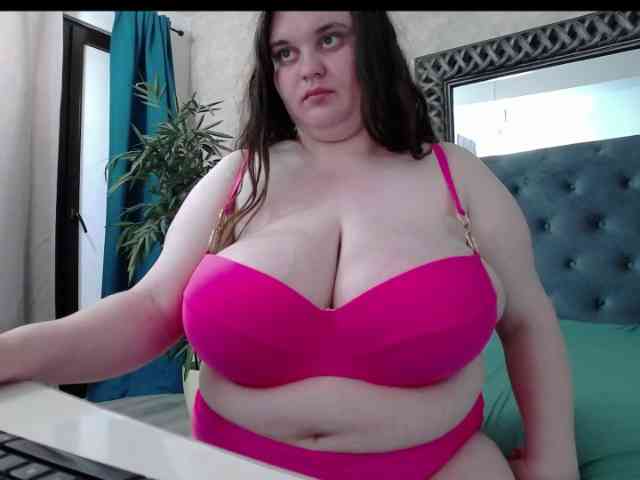 SaraElise webcam