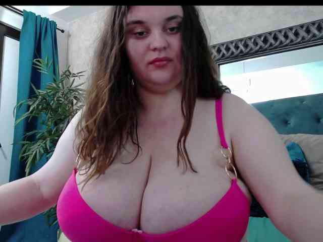 SaraElise webcam