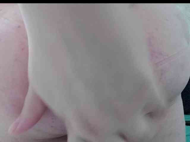 SaraElise webcam