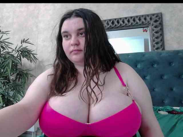SaraElise webcam