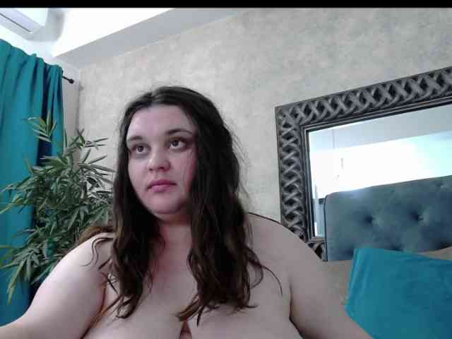 SaraElise webcam