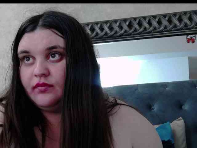 SaraElise webcam