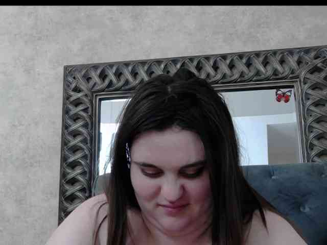 SaraElise webcam