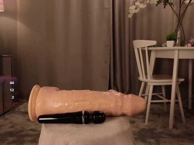 KarenLowe live cam on BongaCams