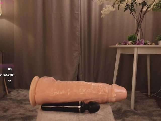 KarenLowe live cam on BongaCams
