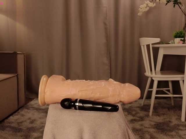 KarenLowe live cam on BongaCams