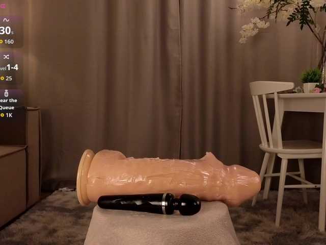 KarenLowe live cam on BongaCams