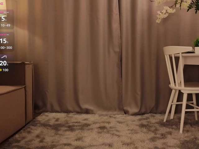 KarenLowe live cam on BongaCams