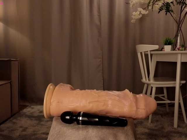 KarenLowe live cam on BongaCams