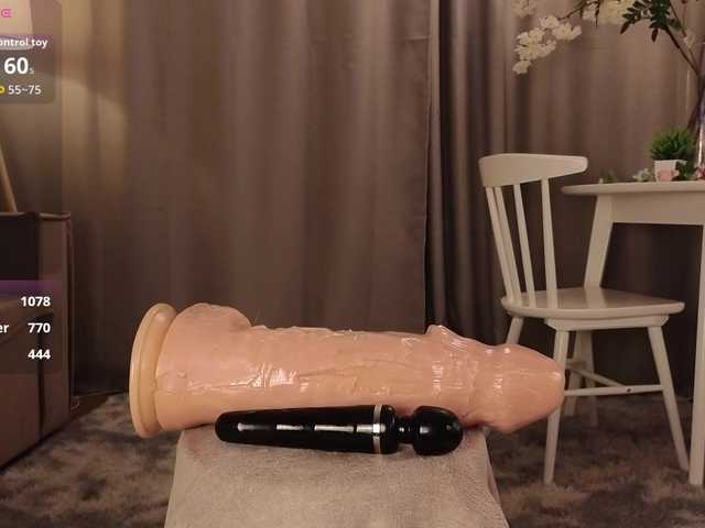 KarenLowe live cam on BongaCams