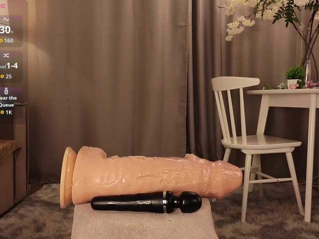 KarenLowe live cam on BongaCams