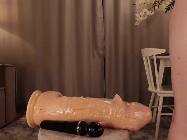 KarenLowe live cam on BongaCams