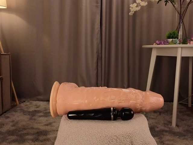 KarenLowe live cam on BongaCams