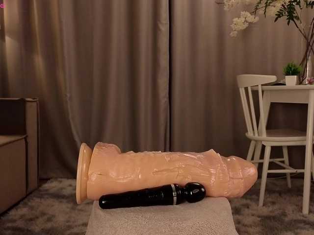 KarenLowe live cam on BongaCams