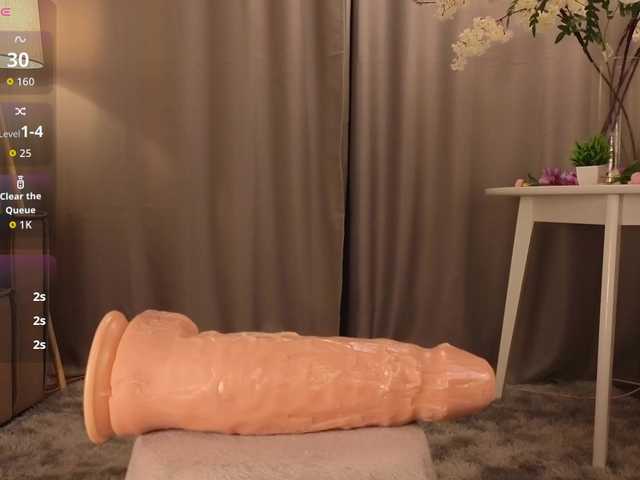 KarenLowe live cam on BongaCams