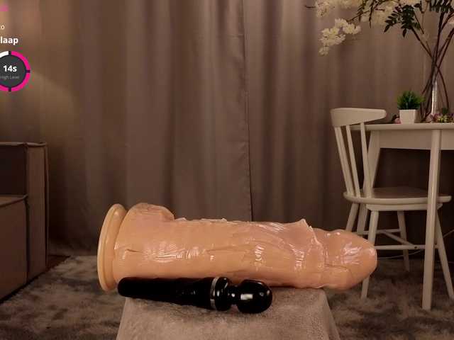KarenLowe live cam on BongaCams
