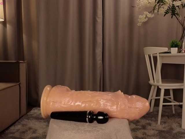 KarenLowe live cam on BongaCams