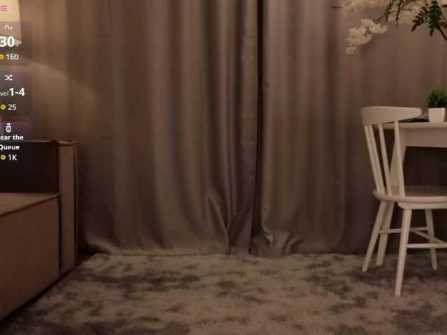 KarenLowe live cam on BongaCams