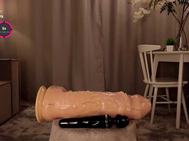 KarenLowe live cam on BongaCams