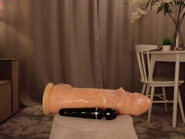KarenLowe live cam on BongaCams