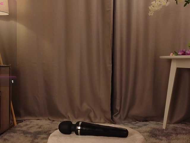 KarenLowe live cam on BongaCams