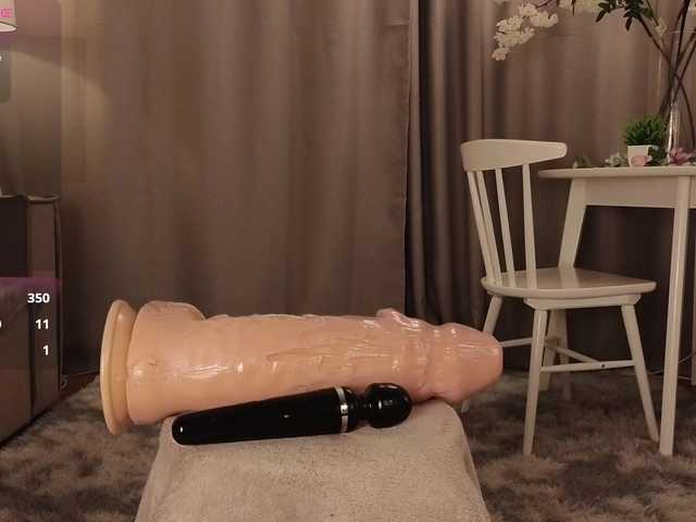 KarenLowe live cam on BongaCams