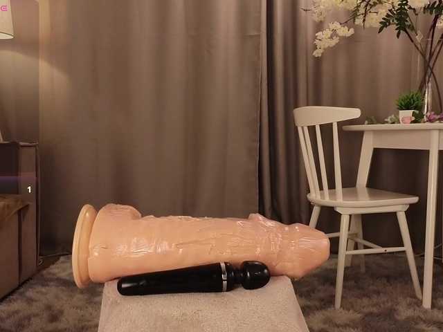 KarenLowe live cam on BongaCams