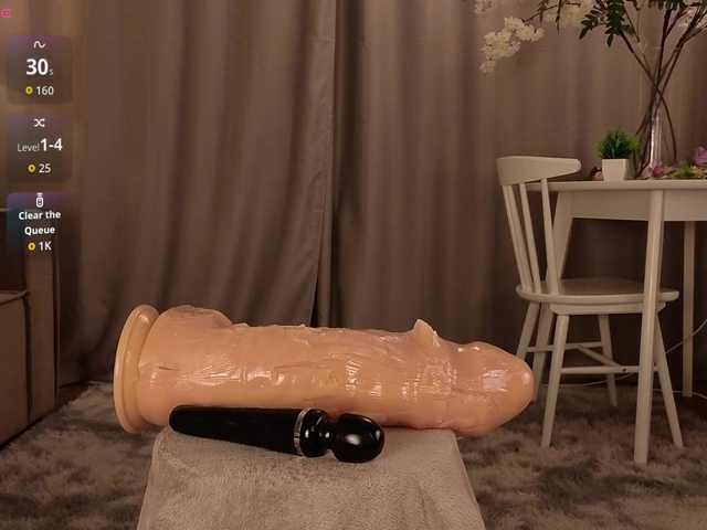KarenLowe live cam on BongaCams