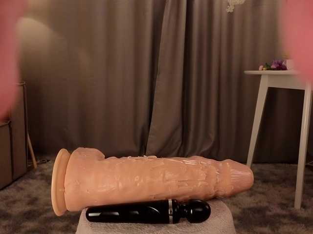 KarenLowe live cam on BongaCams