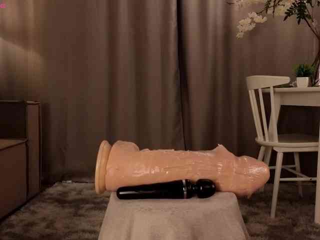 KarenLowe Live Webcam on BongaCams