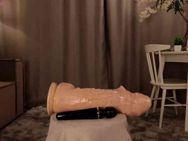 KarenLowe Live Webcam on BongaCams