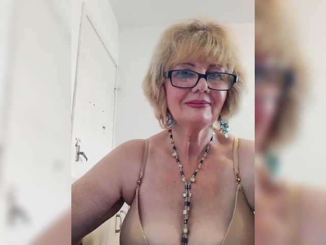 KASANDRABOLOSHKA live cam on BongaCams