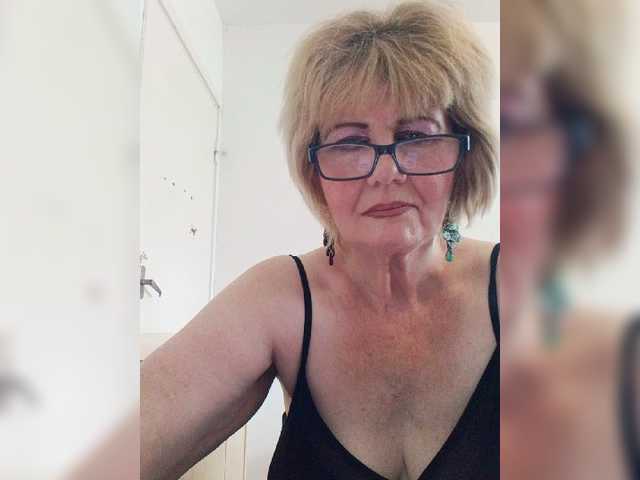 KASANDRABOLOSHKA live cam on UnifiedCams