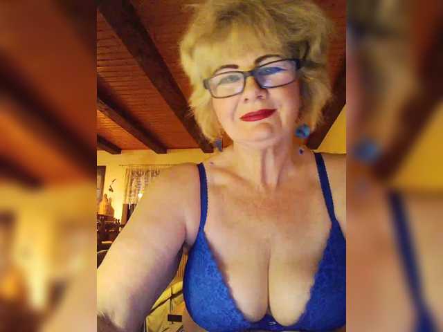 KASANDRABOLOSHKA's BongaCams show and profile