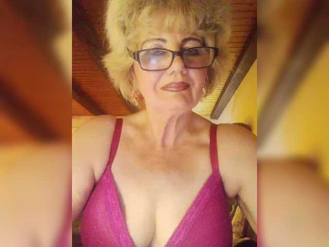 KASANDRABOLOSHKA's BongaCams show and profile