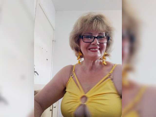 KASANDRABOLOSHKA live cam on BongaCams