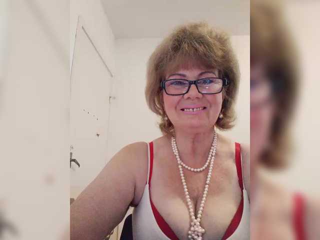 MoonGoddess live cam preview