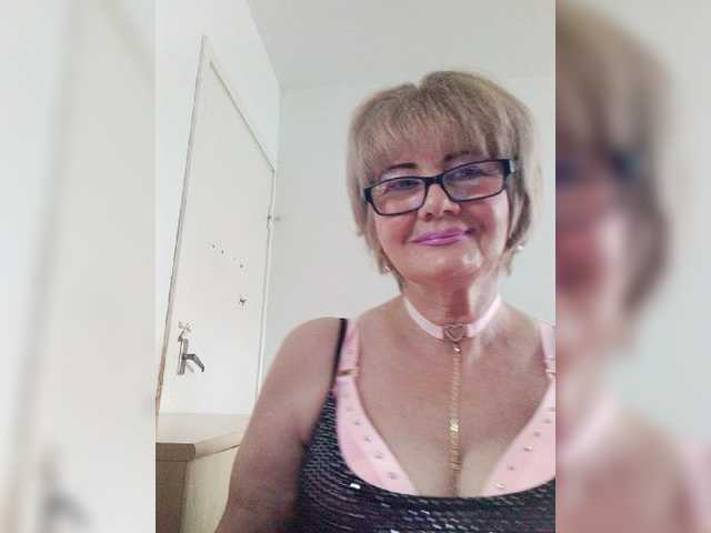 KASANDRABOLOSHKA live cam on BongaCams