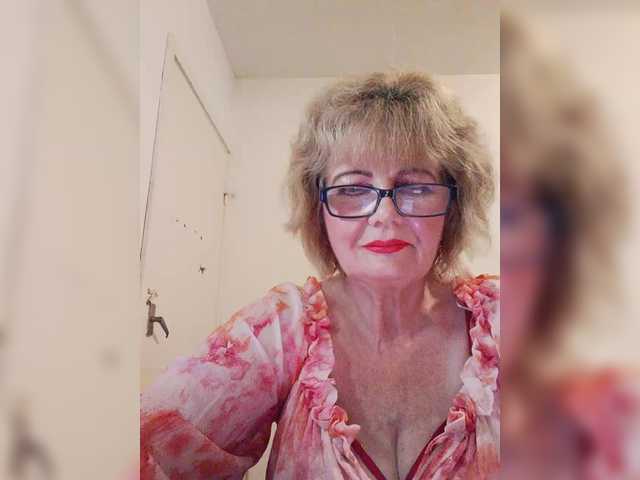 KASANDRABOLOSHKA live cam on BongaCams