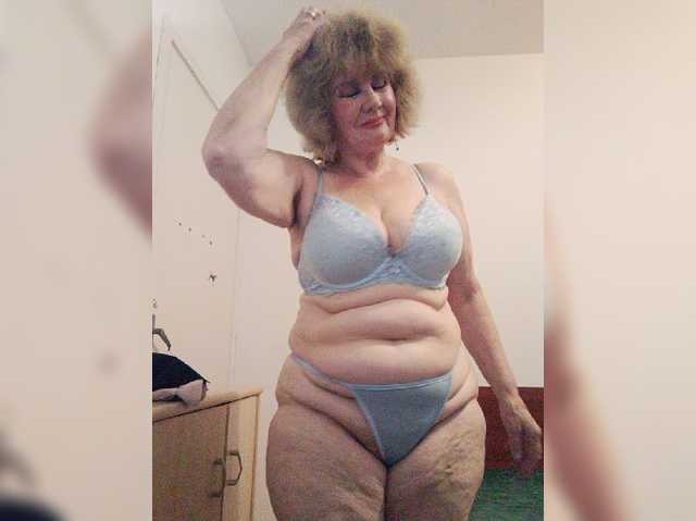 KASANDRABOLOSHKA live cam on BongaCams