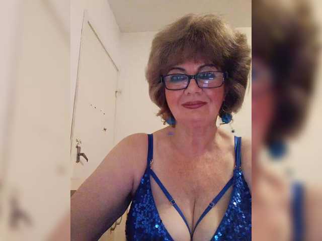 KASANDRABOLOSHKA live cam on BongaCams