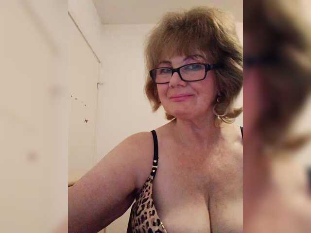 KASANDRABOLOSHKA live cam on BongaCams