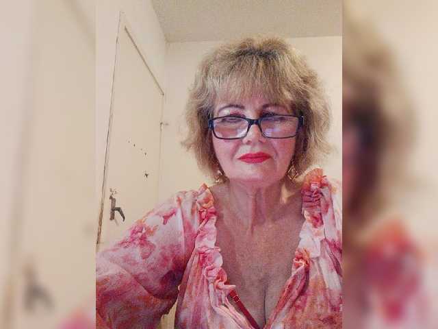 KASANDRABOLOSHKA live cam on BongaCams