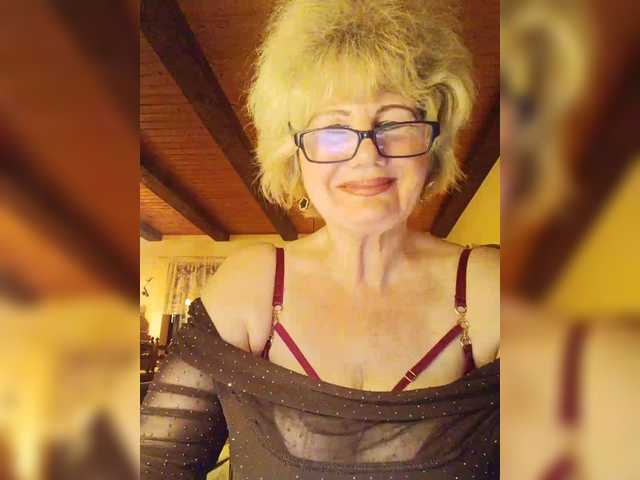 KASANDRABOLOSHKA's BongaCams show and profile