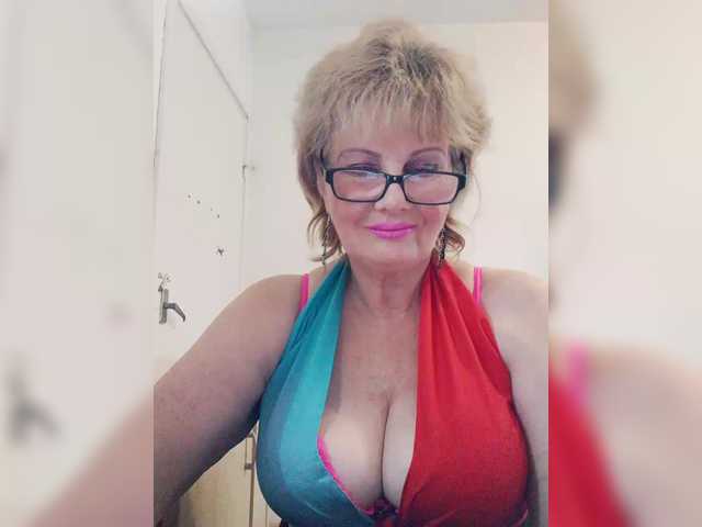 KASANDRABOLOSHKA live cam on BongaCams